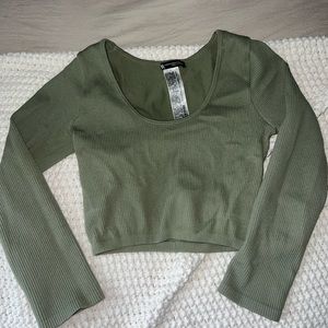 Zara olive green long sleeve crop size XS